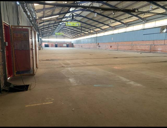 2,990M² WAREHOUSE TO LET IN KYA SANDS